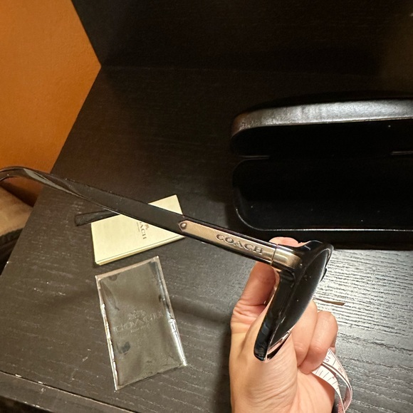 NEW Coach 8312U C2094 Sunglasses 500287 Black 100% AUTHENTIC NIB - Picture 6 of 8